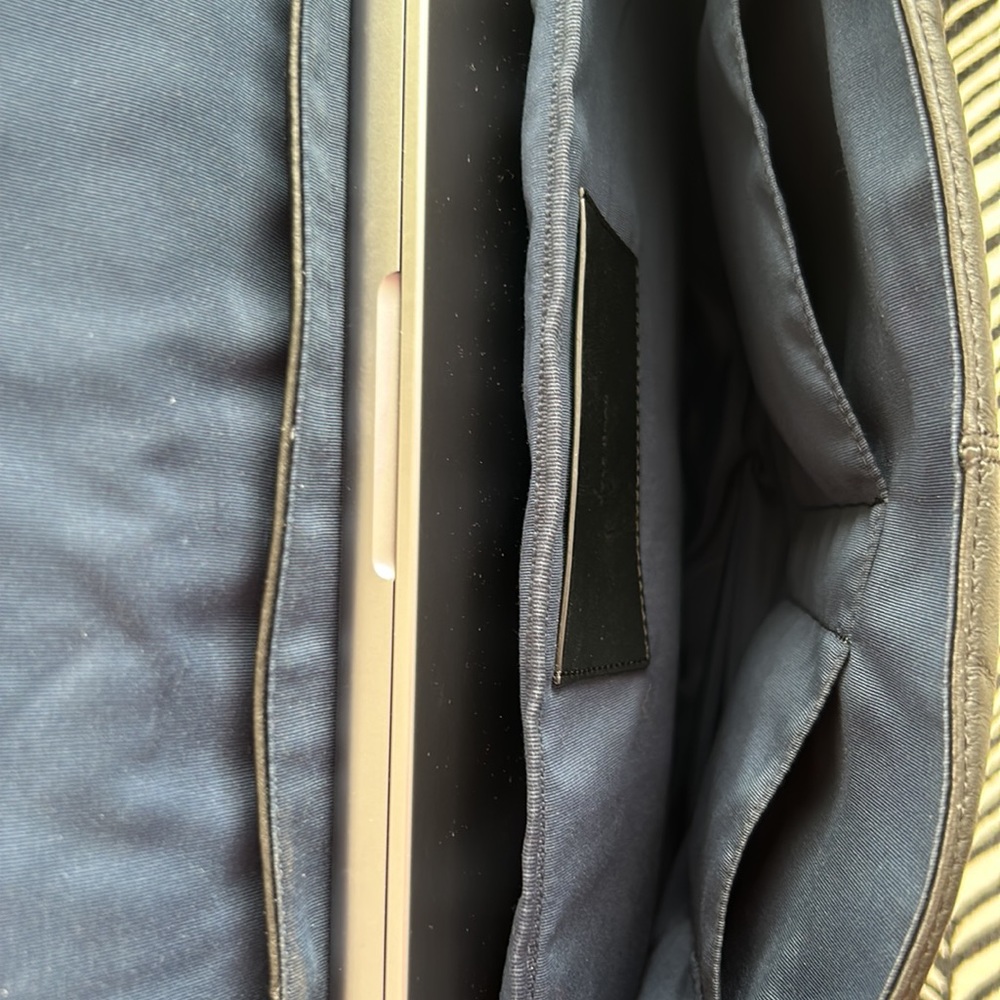 Leather Laptop Bag💼💻 - Picture 8 of 9